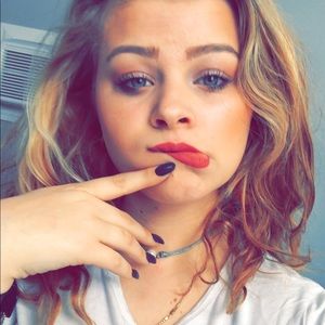 Meet your Posher, Angelina